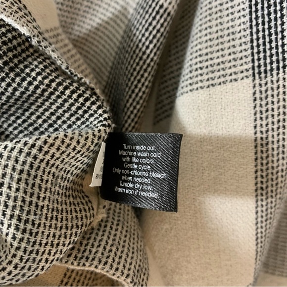 2/$35 Lane Bryant Plaid Bell Ruffle Sleeve Blouse Tunic - Picture 12 of 13